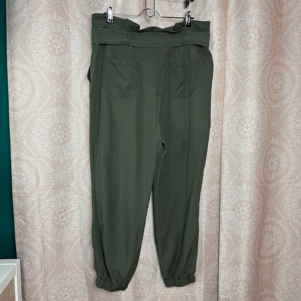 Boden Paperbag Utility Jogger Bottom Pant Women's Size 12 R Olive Green Lyocell - Picture 2 of 9